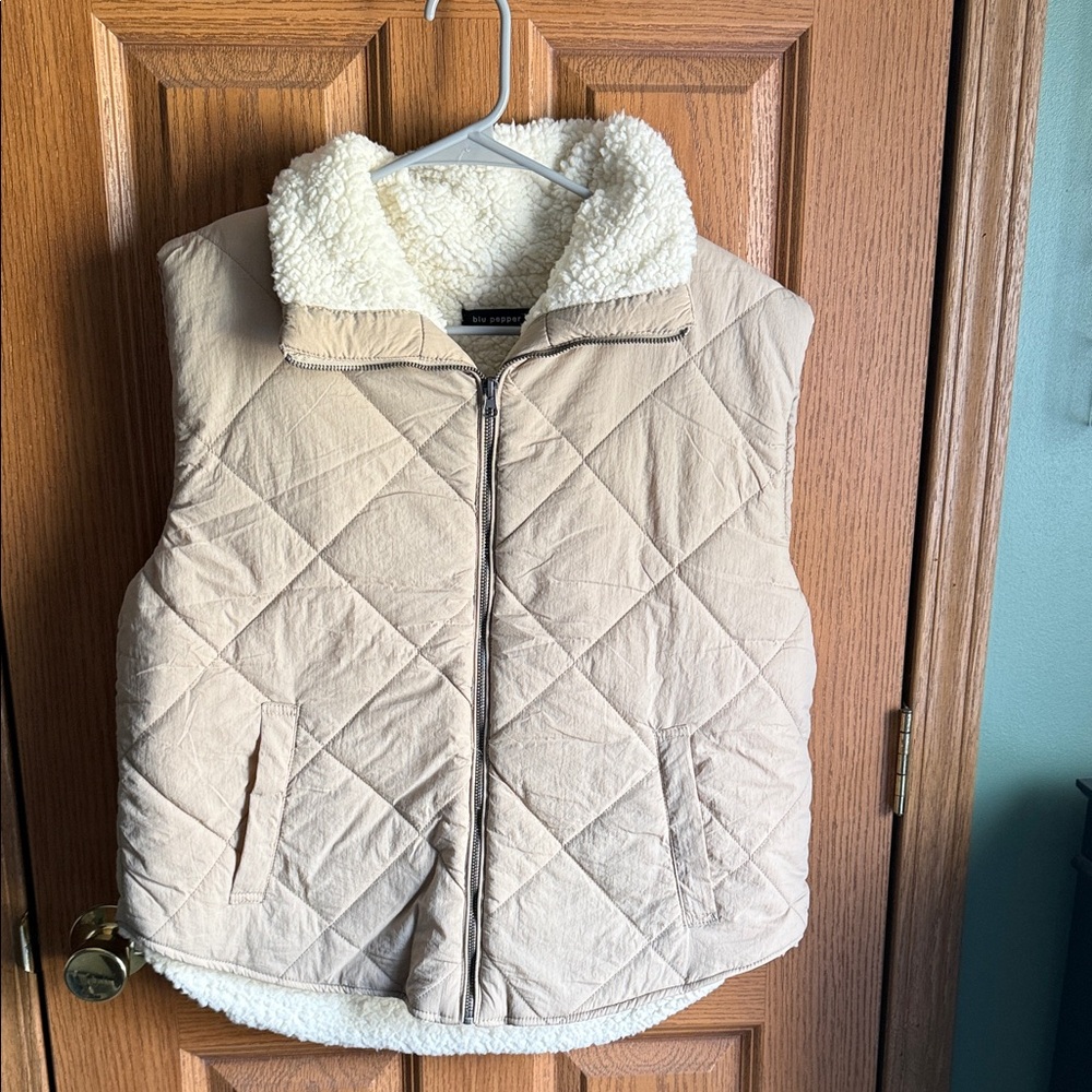 Blu Pepper Cream Quilted Sherpa Vest